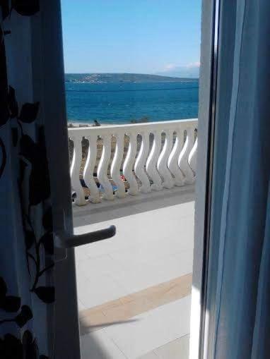 Karin Apartmani Hani Gornji Karin Esterno foto
